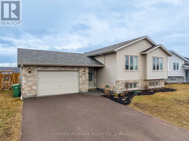 21 NEWPORT DRIVE, Petawawa, Ontario K8H0C9