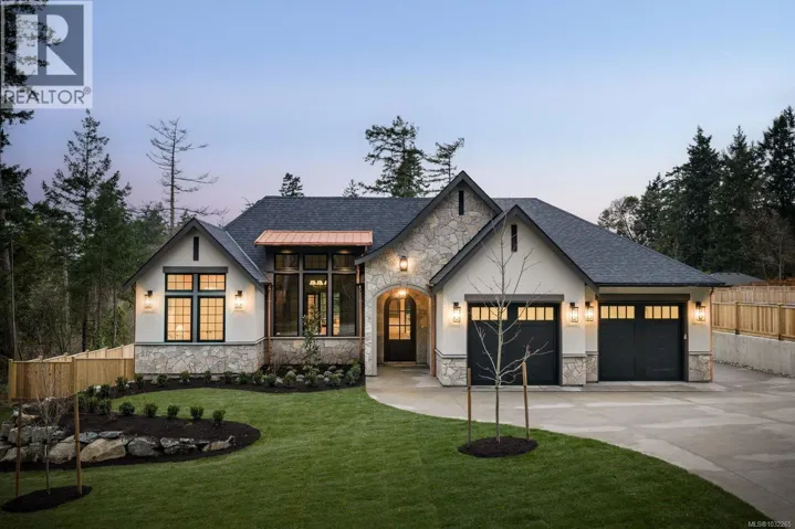 10600 Derrick Rd, North Saanich, British Columbia V8L5M8