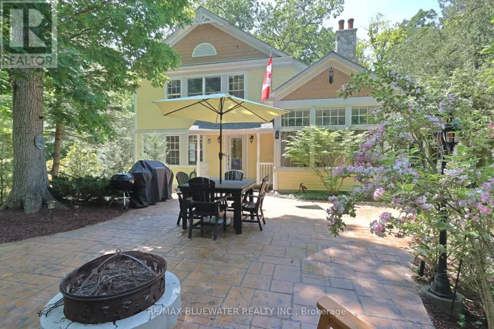 5 PHILLIP STREET, South Huron (Stephen), Ontario N0M1T0