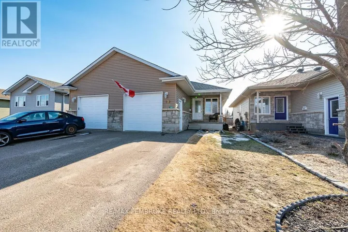 292 MCKENZIE STREET, Pembroke, Ontario K8A3V7
