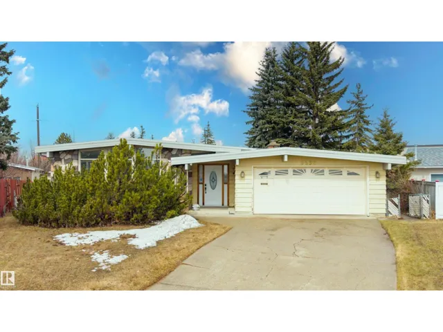 9536 151 AV NW, Edmonton, Alberta T5E2R3