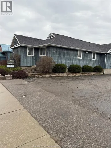 211 St Clair STREET, Chatham, Ontario N7L3J4