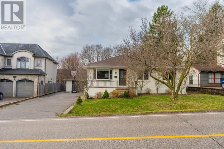 1124 KENT AVENUE, Oakville (CP College Park), Ontario L6H1Z8