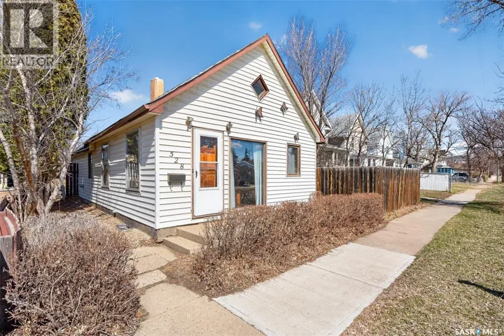 528 Ominica STREET E, Moose Jaw, Saskatchewan S6H0H3