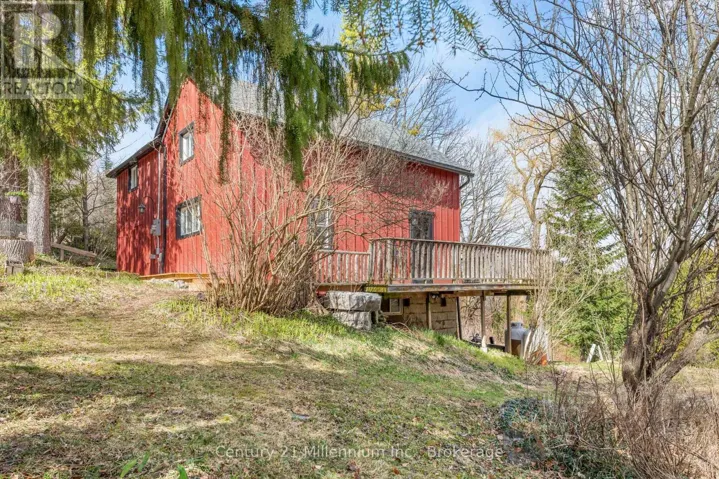 Lovely red home in beautiful Redwing