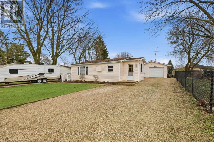 75 SHERRARD STREET, Lambton Shores (Thedford), Ontario N0M2N0