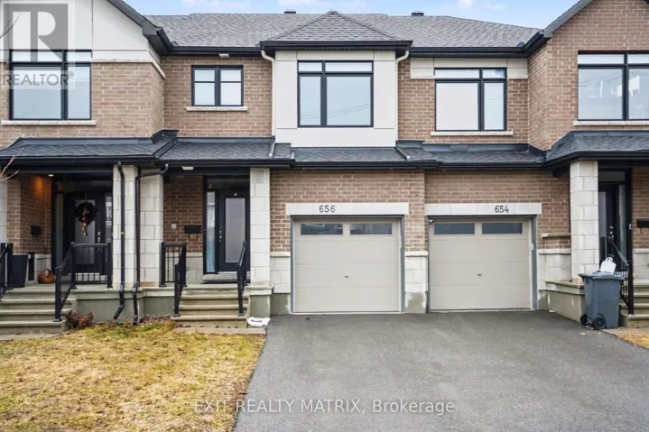 656 PUTNEY CRESCENT W, Ottawa, Ontario K2S2N7