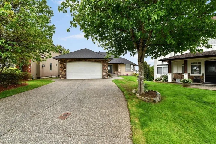 2389 ORCHARD PLACE, Abbotsford, British Columbia V3G2B4