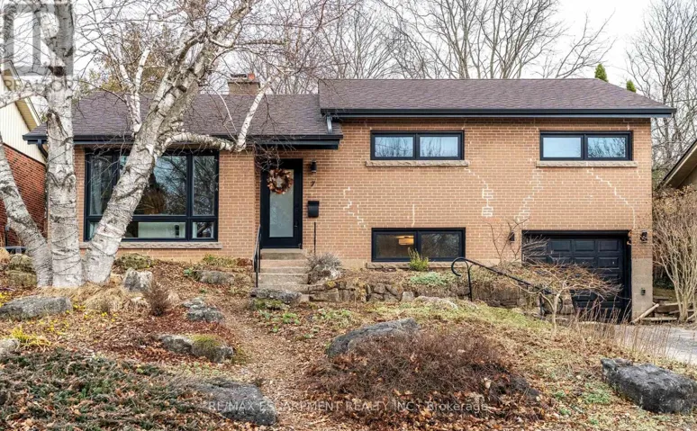 7 GLENMORRIS DRIVE, Hamilton (Dundas), Ontario L9H1S5