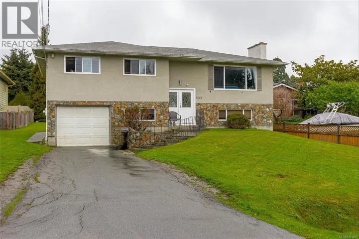 1512 McRae Ave, Saanich, British Columbia V8P1G5