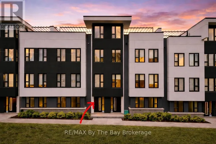 8 BRU LOR LANE, Orillia, Ontario L3V8P4