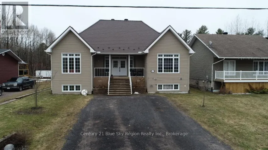 46 EGLINGTON ROAD S, Callander, Ontario P0H1H0