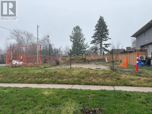 275 HUMBER AVENUE, Oshawa (McLaughlin), Ontario L1J2T3