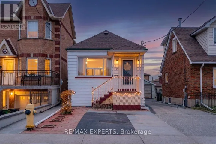 140 NORTHLAND AVENUE, Toronto (Rockcliffe-Smythe), Ontario M6N2E2