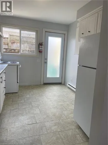 379 HOLLY Street Unit# 2, Waterloo, Ontario N2L4G5