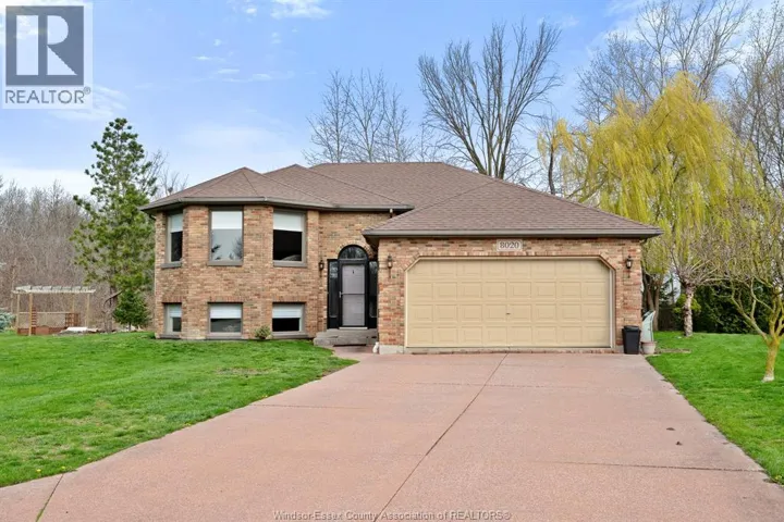 8020 Gardiner CRESCENT, McGregor, Ontario N0R1J0