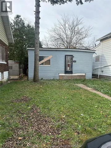 1679 HIGHLAND, Windsor, Ontario N8X3R9