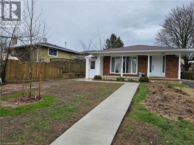 102 CALMCREST Drive Unit# 3, Kitchener, Ontario N2E1V3
