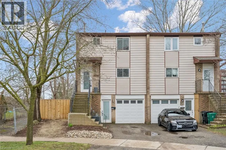 423 CADBURY Court Unit# A, Waterloo, Ontario N2K3G7
