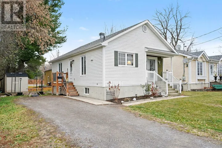 11 QUEEN STREET, Perth, Ontario K7H2W4