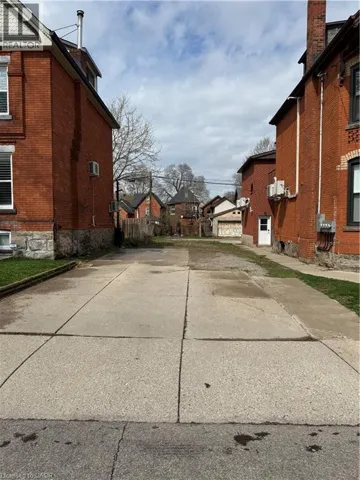 80 ONTARIO Avenue, Hamilton, Ontario L8N2X2