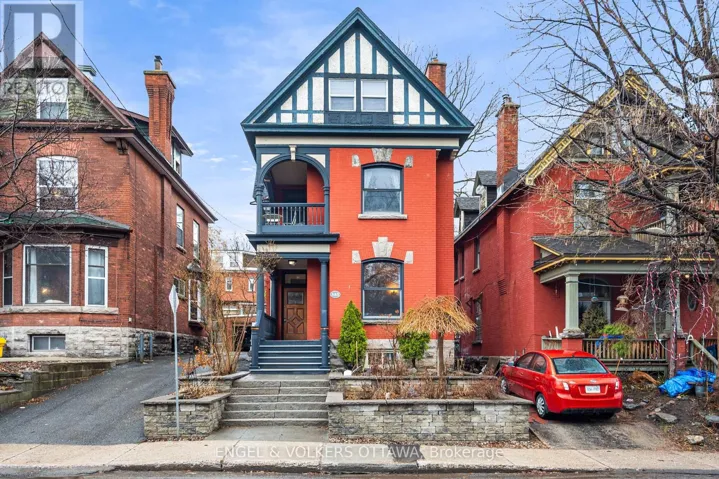 553 GILMOUR STREET, Ottawa, Ontario K1R5L5