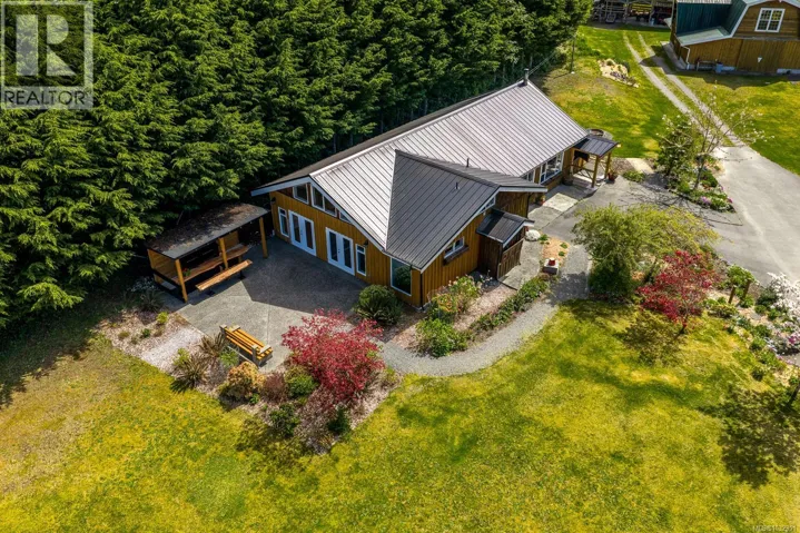 885 Lanqvist Rd, Hyde Creek, British Columbia V0N2R0