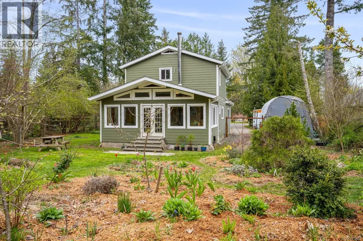 2491 Oakes Rd, Black Creek, British Columbia V9J1J1