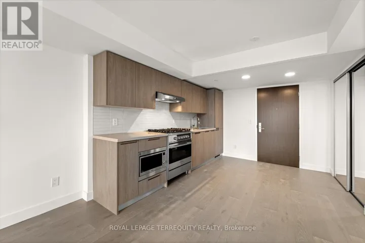 213 - 160 KINGSWAY CRESCENT, Toronto (Kingsway South), Ontario M8X0B5