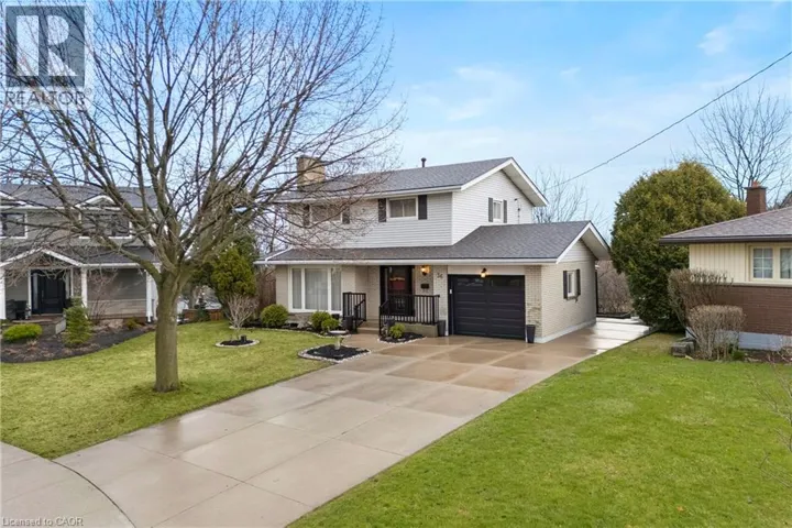 36 BUCKINGHAM Drive, Hamilton, Ontario L9C2G5