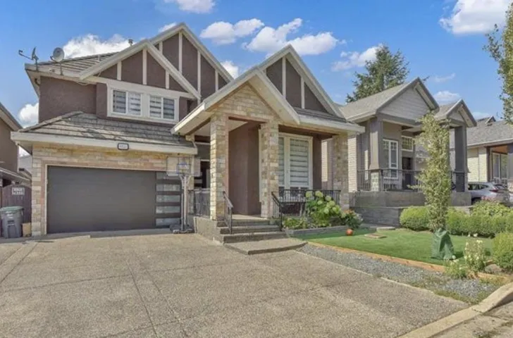 8825 131 STREET, Surrey, British Columbia V3V0A8