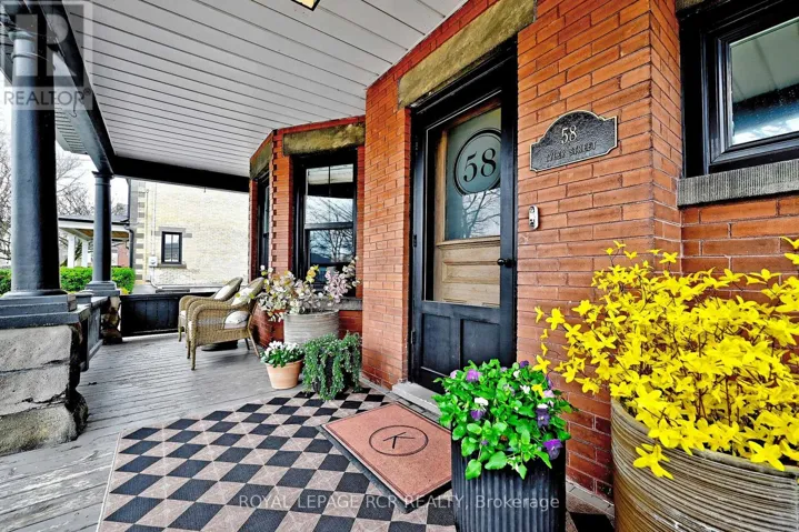 58 TYLER STREET, Aurora (Aurora Village), Ontario L4G2N2