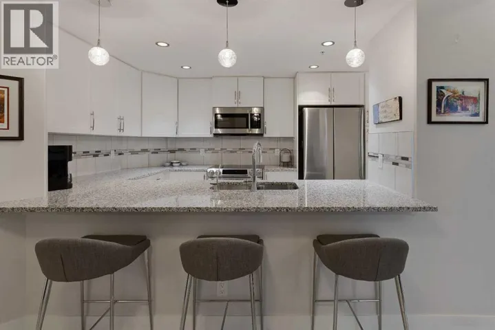 109, 32 Varsity Estates Circle NW, Calgary, Alberta T3A2Y1