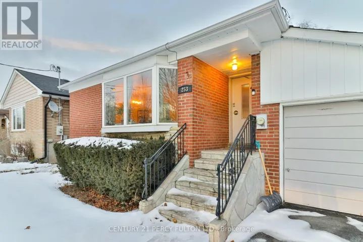 253 CHINE DRIVE, Toronto (Cliffcrest), Ontario M1M2L6