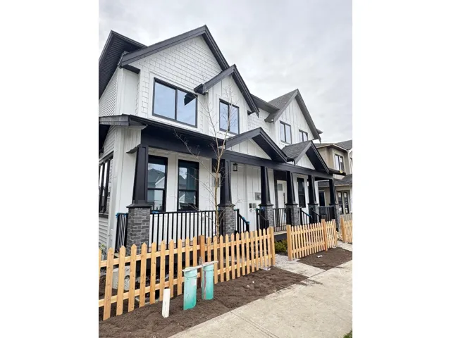 7661 197 STREET, Langley, British Columbia V3A7X8