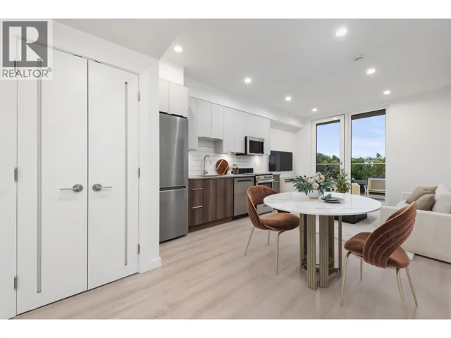 605 1680 ADANAC STREET, Vancouver, British Columbia V5L0E3