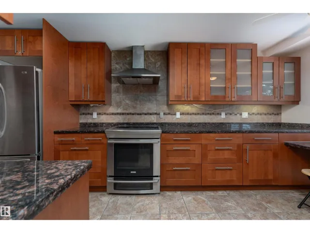 5359 HILL VIEW CR NW, Edmonton, Alberta T6L1V9