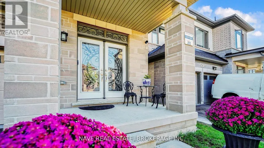 52 CONARTY CRES. CRESCENT, Whitby, Ontario L1P0L4