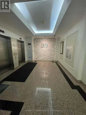 212 - 7378 YONGE STREET, Vaughan (Crestwood-Springfarm-Yorkhill), Ontario L4J8J1