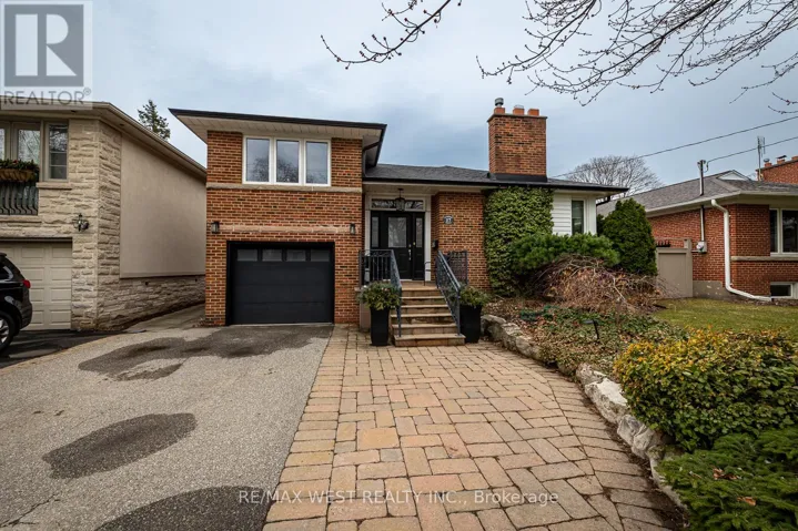 17 SAYBROOK AVENUE, Toronto (Stonegate-Queensway), Ontario M8Z2V3