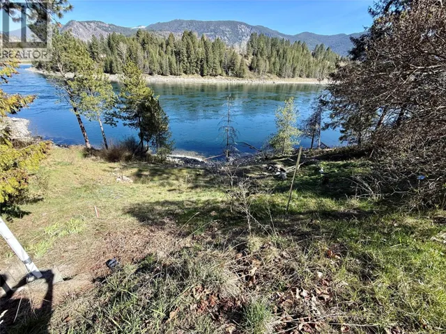 604 11th Street, Castlegar, British Columbia V1N2J9