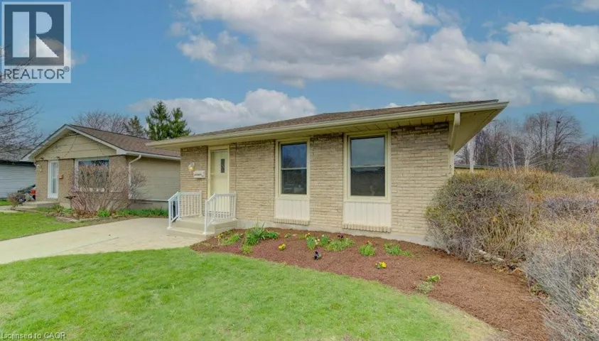 34 GENEVA Crescent, Kitchener, Ontario N2E1M9