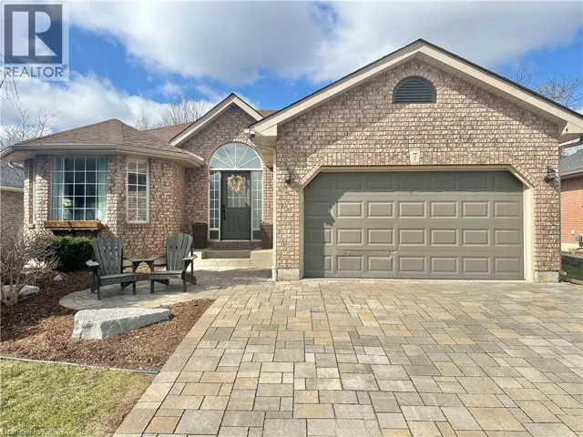 7 SPRUCE GROVE Court, Port Dover, Ontario N0A1N6