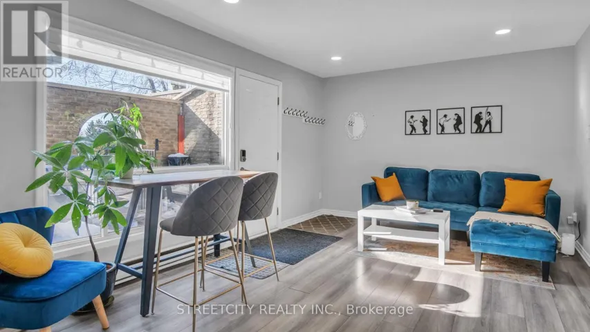 8 - 490 SOUTHDALE ROAD E, London South (South Q), Ontario N6E1A4