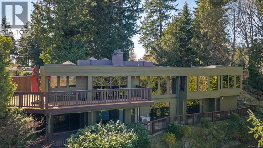 2340 Spring Rd, Campbell River, British Columbia V9W5K8