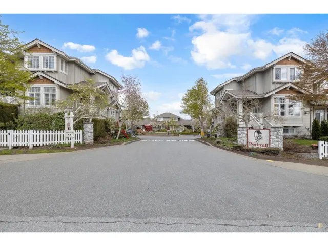3 14877 58 AVENUE, Surrey, British Columbia V3S8Y9