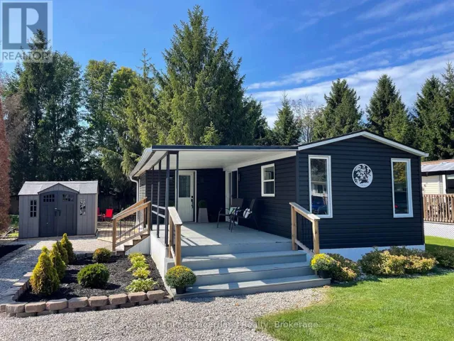 4 STARBOARD - 77719 BLUEWATER HIGHWAY, Central Huron (Clinton), Ontario N0M1G0