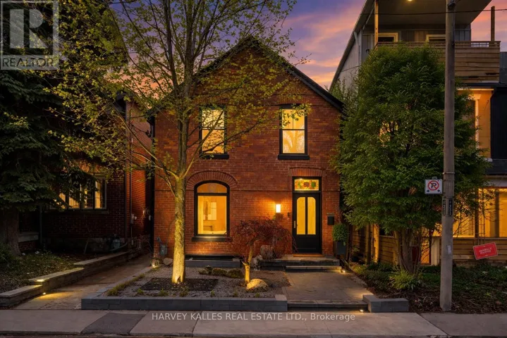 239 BORDEN STREET, Toronto (University), Ontario M5S2N5