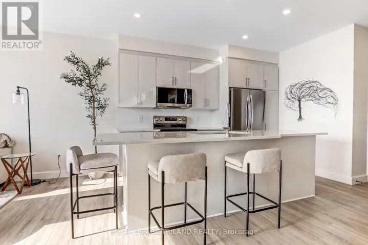 203 - 16 COMPASS TRAIL N, Central Elgin, Ontario N5L0A5