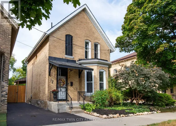 12 PEARL STREET, Brantford, Ontario N3T3N4